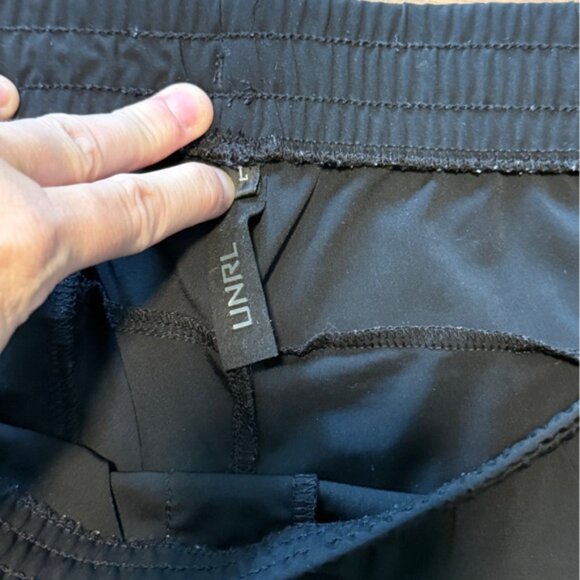 UNRL Black Elastic Cuffed Joggers with Relaxed Fit Mens Size L - Picture 2 of 6